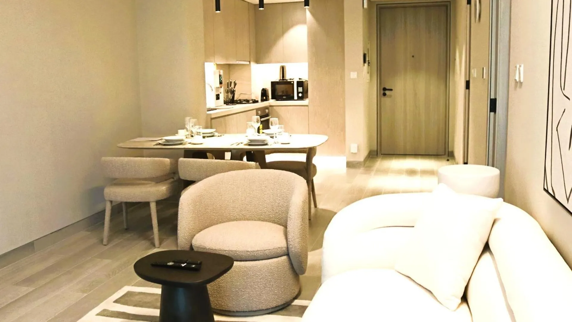 Condor Concept 7 - Jvc Dubai United Arab Emirates