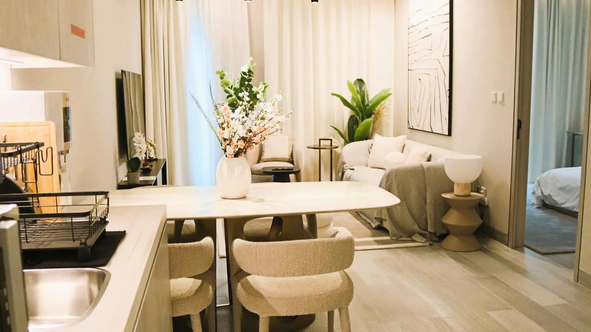 Condor Concept 7 - Jvc Dubai Apartment