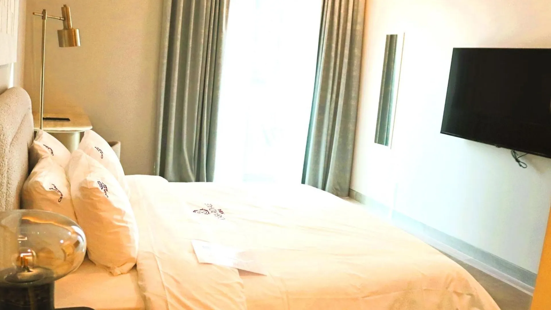 Condor Concept 7 - Jvc Dubai Apartment